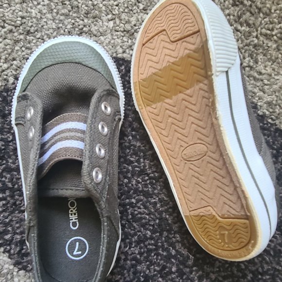 Cherokee Toddler size 7 Slip Ons - Picture 2 of 2